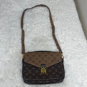 LV pochette Métis